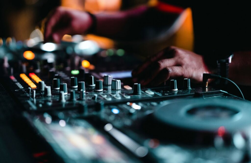 Booking the Right Music and DJ for Your Reunion