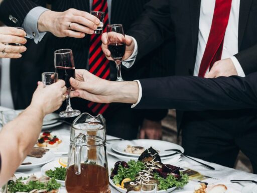 Guide to Hosting a Memorable Corporate Cocktail Party