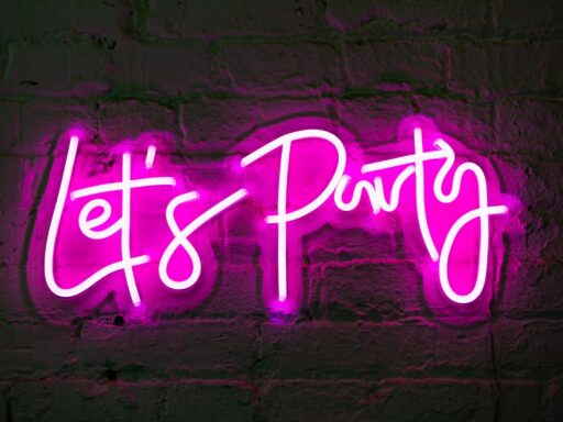 Guide to Hosting a Neon Theme Party