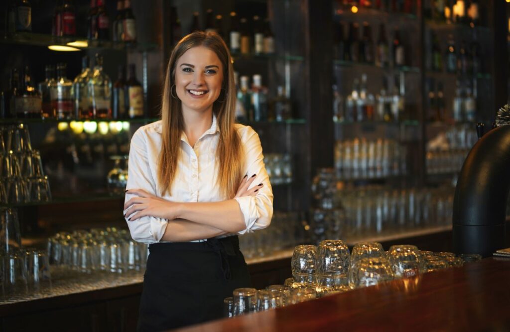 Steps to Find and Hire the Right Bartender